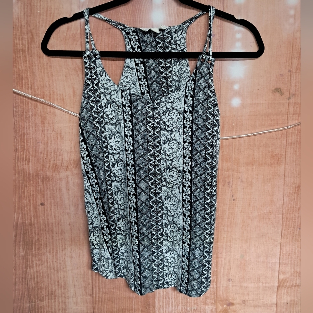Pink republic size XS black and white floral tank top